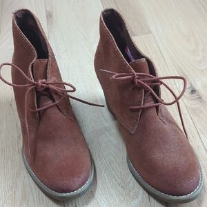 Women's Tan Suede Lace-Up Ankle Boots